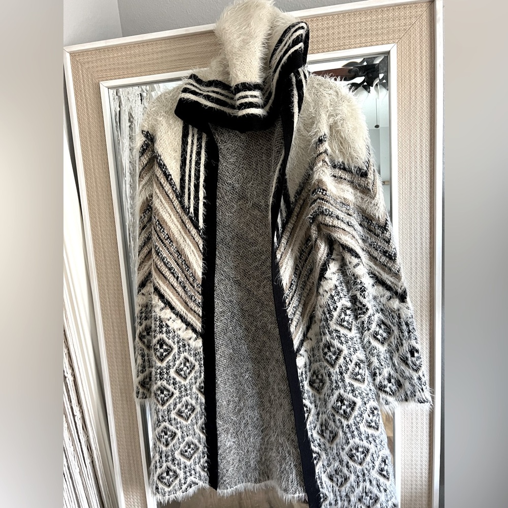 Women’s BCBG MaxAzria duster long sweater cardigan - Picture 2 of 4